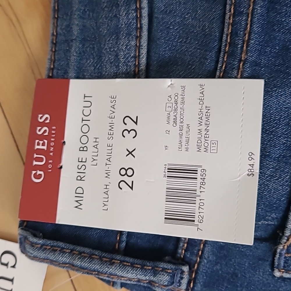 NWT Guess mid rise bootcup jeans size 28x32 - Picture 7 of 7